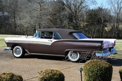 1957 FORD FAIRLANE SUNLINER CONVERTIBLE - 23