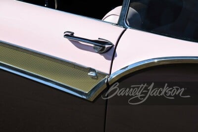 1957 FORD FAIRLANE SUNLINER CONVERTIBLE - 28