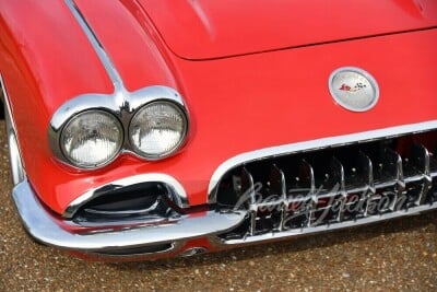 1960 CHEVROLET CORVETTE CUSTOM CONVERTIBLE - 20