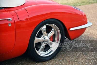 1960 CHEVROLET CORVETTE CUSTOM CONVERTIBLE - 23