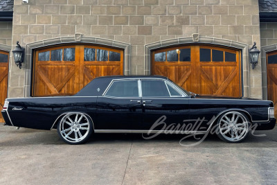 1969 LINCOLN CONTINENTAL CUSTOM SEDAN - 5