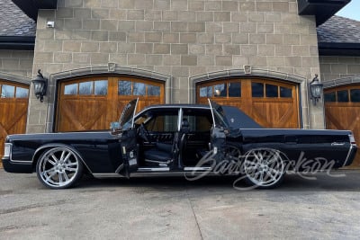 1969 LINCOLN CONTINENTAL CUSTOM SEDAN - 10