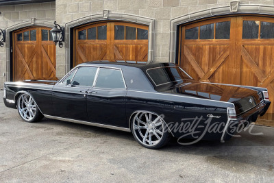 1969 LINCOLN CONTINENTAL CUSTOM SEDAN - 11