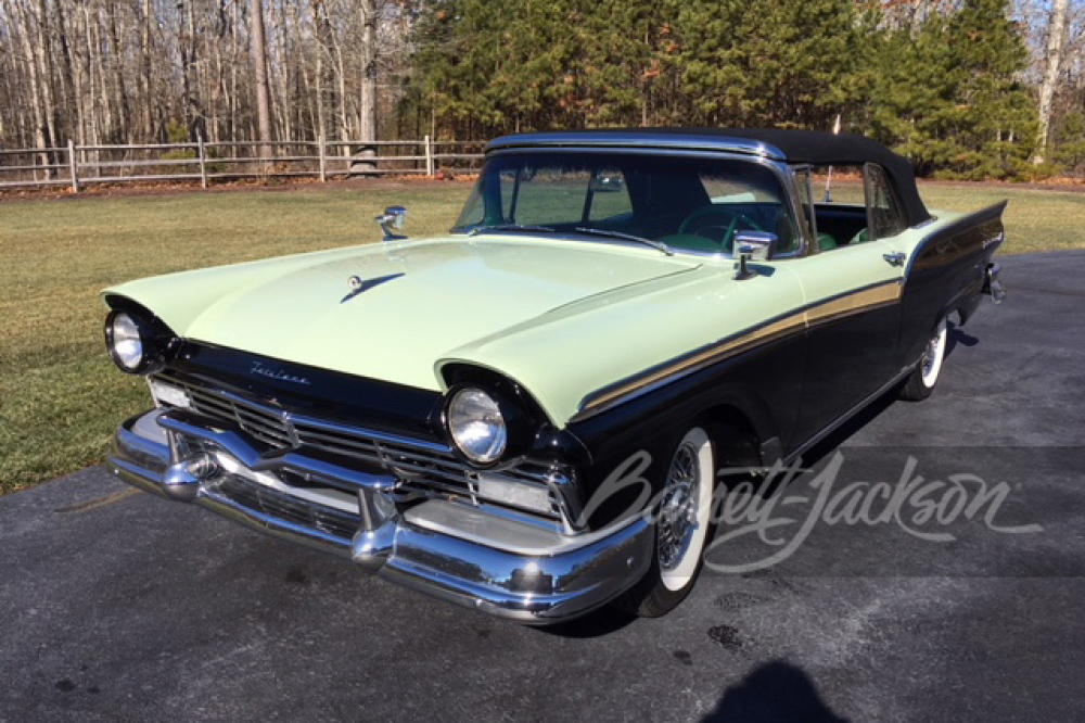 1957 FORD FAIRLANE SUNLINER CONVERTIBLE