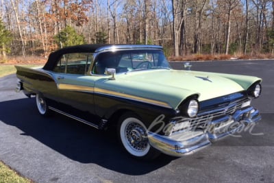 1957 FORD FAIRLANE SUNLINER CONVERTIBLE - 7