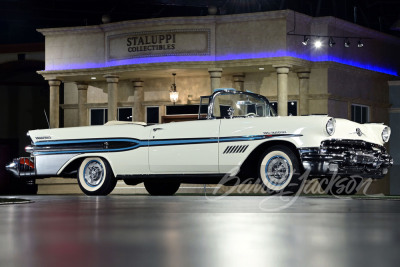 1957 PONTIAC BONNEVILLE CONVERTIBLE - 10