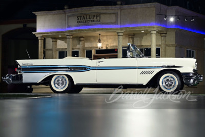 1957 PONTIAC BONNEVILLE CONVERTIBLE - 11