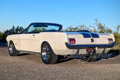 1965 FORD MUSTANG CONVERTIBLE - 2