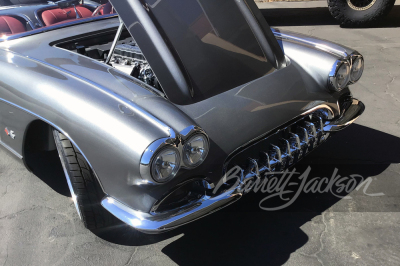 1960 CHEVROLET CORVETTE CUSTOM CONVERTIBLE - 22