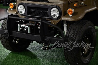 1974 TOYOTA LAND CRUISER FJ40 CUSTOM SUV - 14