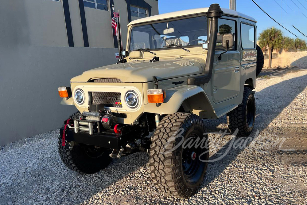 1976 TOYOTA LAND CRUISER FJ-40