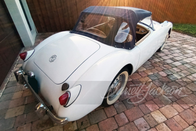 1961 MG MGA ROADSTER - 2