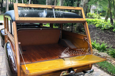 1940 BUICK ESTATE WAGON - 8