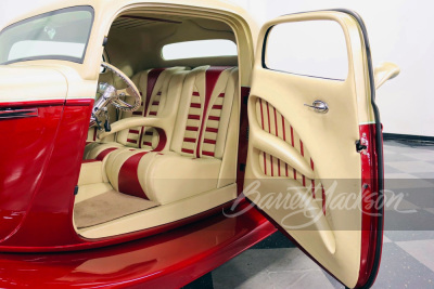 1933 FORD 3-WINDOW CUSTOM COUPE - 4