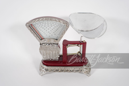 TURN-OF-THE-CENTURY NATIONAL COUNTERTOP CANDY SCALE