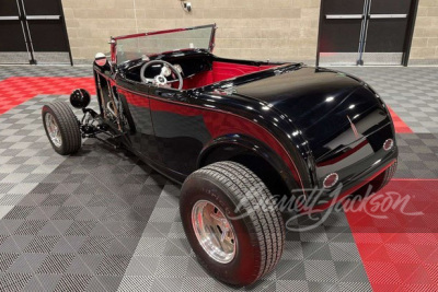 1932 FORD HI-BOY CUSTOM ROADSTER - 2