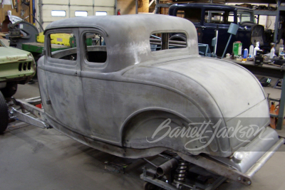 1932 FORD 5-WINDOW CUSTOM COUPE - 12