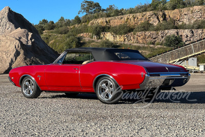 1968 OLDSMOBILE CUTLASS CONVERTIBLE - 2