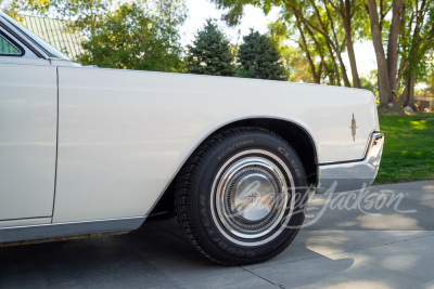 1966 LINCOLN CONTINENTAL CONVERTIBLE - 11