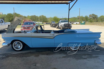 1957 FORD FAIRLANE 500 SUNLINER CONVERTIBLE - 10