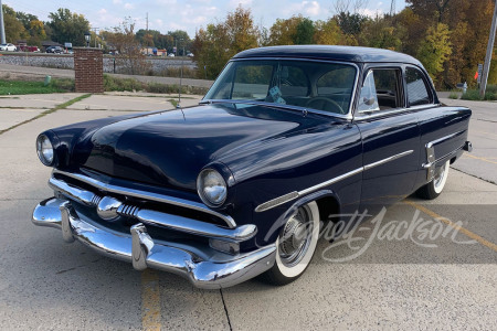 1953 FORD CRESTLINER CUSTOM COUPE