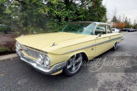 1961 CHEVROLET IMPALA CUSTOM COUPE