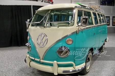 1972 VOLKSWAGEN 23-WINDOW MICROBUS RE-CREATION