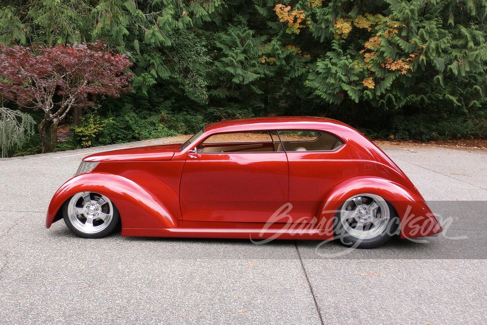 1937 FORD CUSTOM COUPE