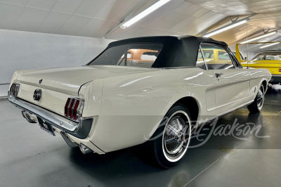 1965 FORD MUSTANG CONVERTIBLE - 2