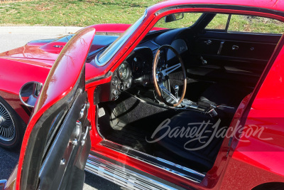 1967 CHEVROLET CORVETTE COUPE - 3