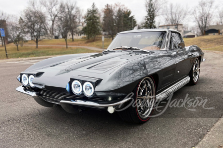 1963 CHEVROLET CORVETTE CUSTOM SPLIT-WINDOW COUPE