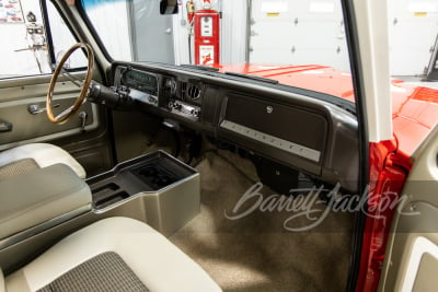 1965 CHEVROLET C10 CREW CAB CUSTOM PICKUP - 24