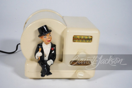 1938 CHARLIE MCCARTHY BAKELITE RADIO