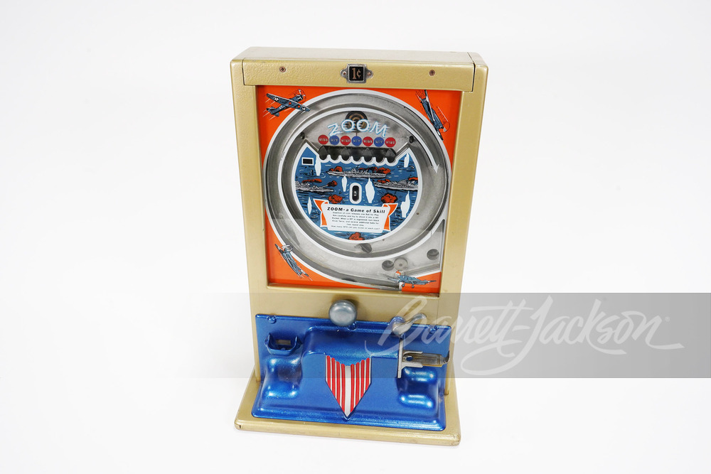 1940S ZOOM FIGHTER AIRPLANE MOTIF COIN-OPERATED GAME