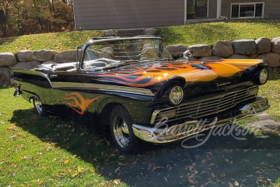 1957 FORD FAIRLANE SUNLINER CONVERTIBLE