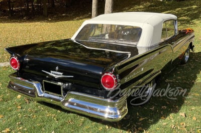 1957 FORD FAIRLANE SUNLINER CONVERTIBLE - 11