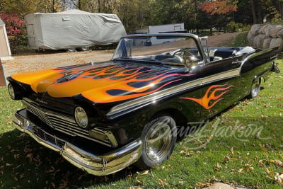 1957 FORD FAIRLANE SUNLINER CONVERTIBLE - 13