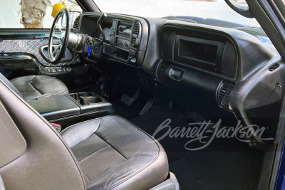 2000 CHEVROLET 2500 CUSTOM PICKUP - 4