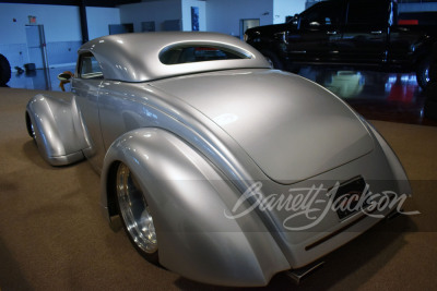 1937 FORD CUSTOM ROADSTER - 2