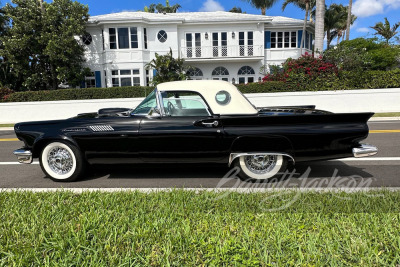 1957 FORD THUNDERBIRD CONVERTIBLE - 23