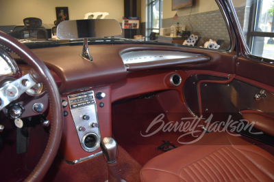 1961 CHEVROLET CORVETTE CUSTOM CONVERTIBLE - 6