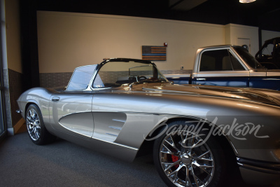 1961 CHEVROLET CORVETTE CUSTOM CONVERTIBLE - 11