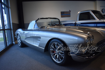 1961 CHEVROLET CORVETTE CUSTOM CONVERTIBLE - 12