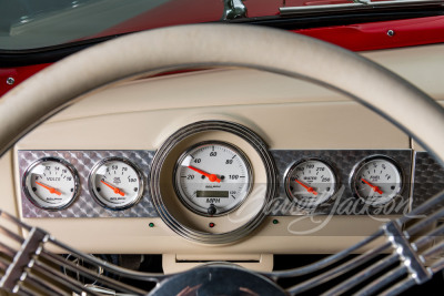 1940 PACKARD 110 CUSTOM CONVERTIBLE - 33