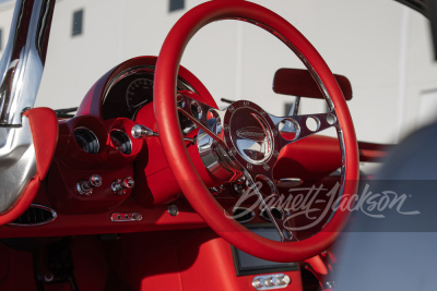 1961 CHEVROLET CORVETTE CUSTOM CONVERTIBLE - 12