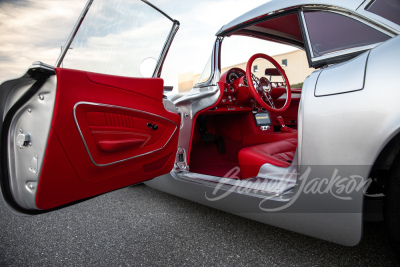 1961 CHEVROLET CORVETTE CUSTOM CONVERTIBLE - 26