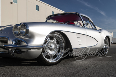 1961 CHEVROLET CORVETTE CUSTOM CONVERTIBLE - 55