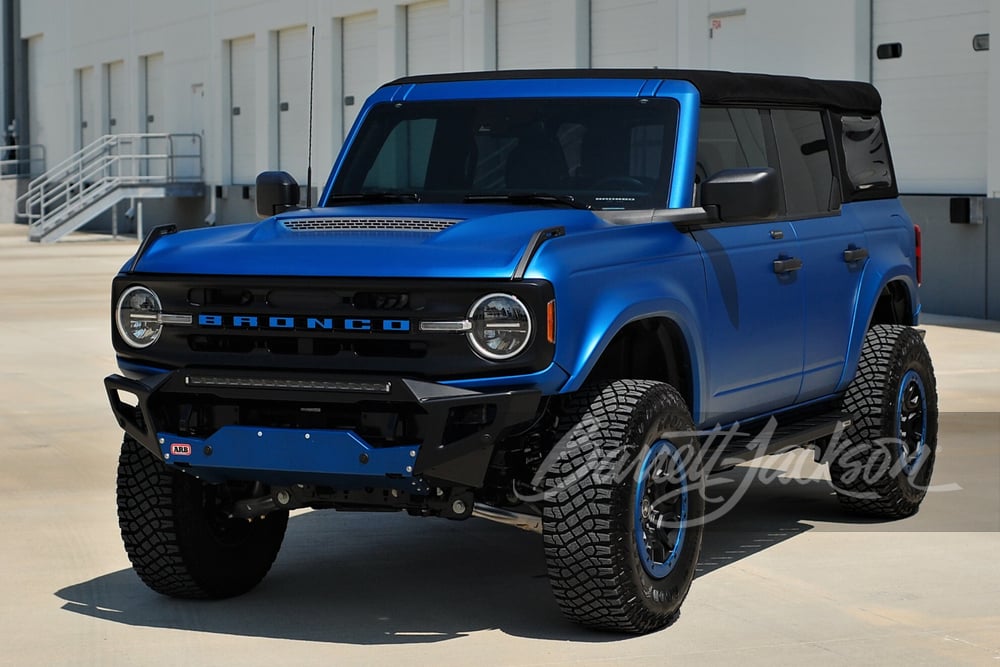 Lot 781 2021 FORD BRONCO CUSTOM SUV | Barrett-Jackson