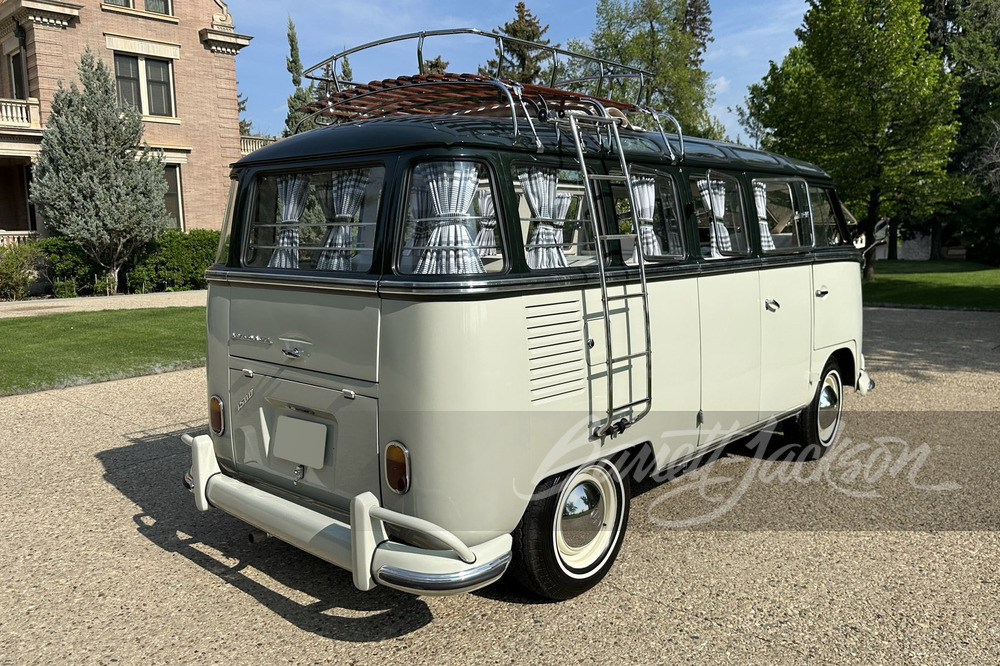 Lot 789 1975 VOLKSWAGEN 23-WINDOW MICROBUS RE-CREATION