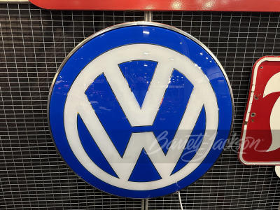 NOS VINTAGE VOLKSWAGEN AUTOMOBILES SINGLE-SIDED LIGHT-UP DEALERSHIP SIGN. - 2